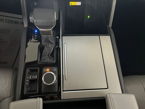 Used 2023 Toyota Sequoia Limited image 76