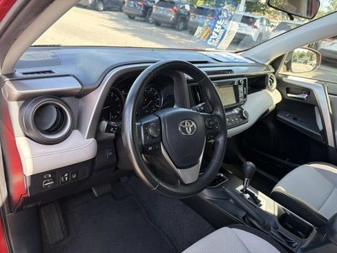 Used 2017 Toyota RAV4 XLE FWD image 11