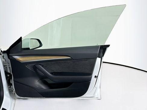 Used 2023 Tesla Model 3 Standard Range RWD image 33