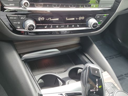 Used 2023 BMW 530i w/ Premium Package RWD image 30