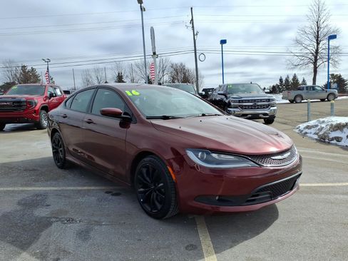 Used 2016 Chrysler 200 S w/ Comfort Group image 3