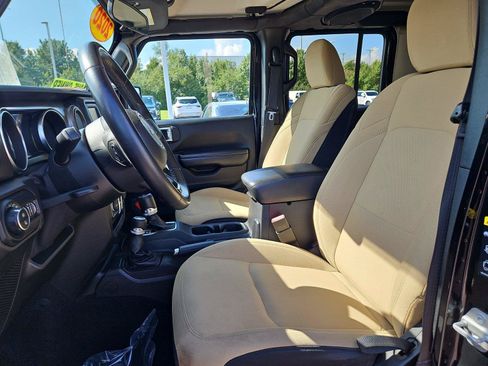 Used 2020 Jeep Gladiator Sport w/ Quick Order Package 24S AWD/4WD image 17