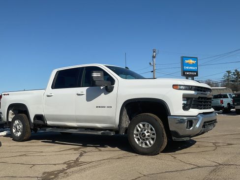Certified 2025 Chevrolet Silverado 2500 LT w/ Convenience Package image 2