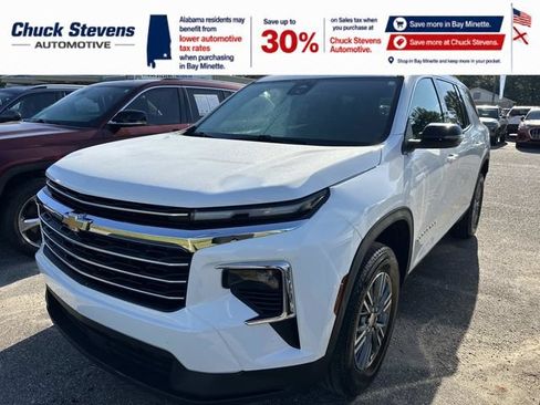 Used 2025 Chevrolet Traverse LT FWD image 6