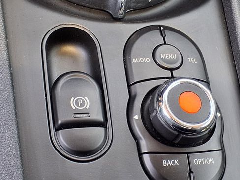 Used 2016 MINI Cooper Clubman FWD image 18