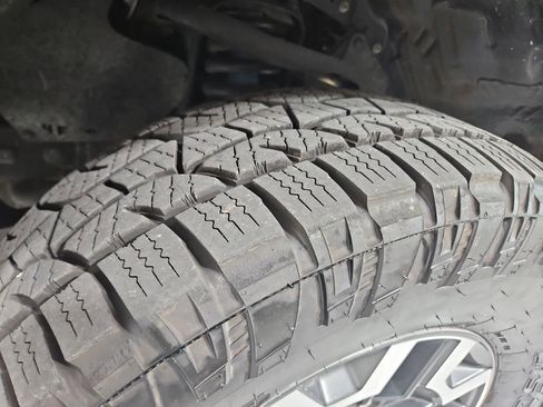 Used 2018 Toyota Tacoma TRD Off-Road image 26