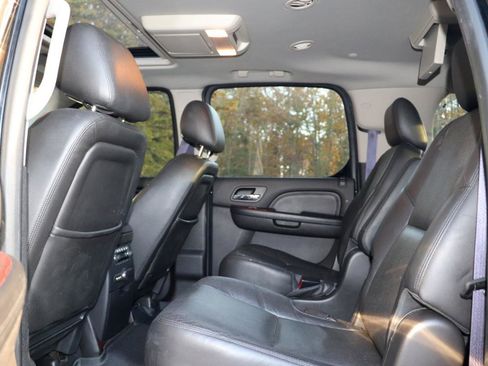 Used 2014 Cadillac Escalade ESV Premium AWD/4WD image 15