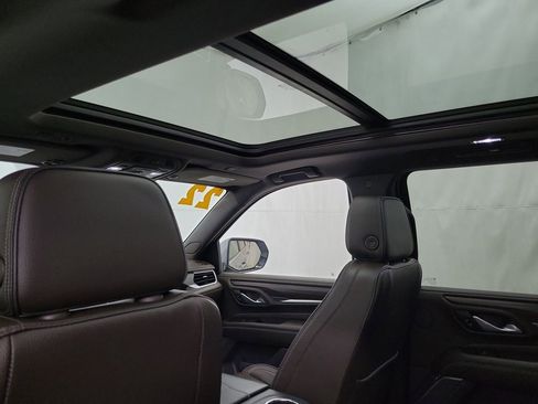 Used 2022 GMC Yukon XL Denali w/ Advanced Technology Package image 12