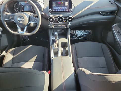 Certified 2025 Nissan Sentra SR FWD image 21