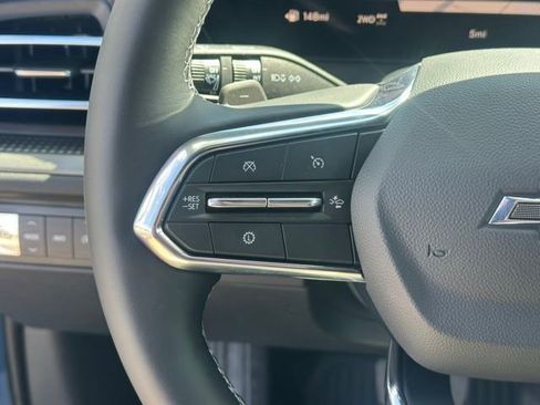 New 2026 Chevrolet Traverse LT w/ Midnight/Sport Edition AWD/4WD image 4