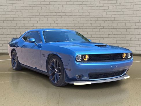 Used 2022 Dodge Challenger R/T w/ Plus Package RWD image 3