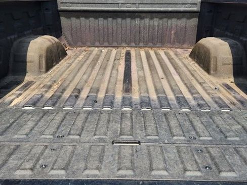Used 2020 GMC Sierra 1500 SLT RWD image 32