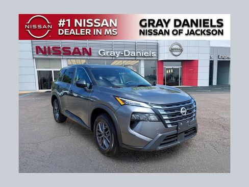 Used 2024 Nissan Rogue S FWD image 1
