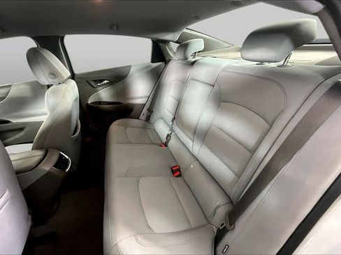 Used 2016 Chevrolet Malibu LT FWD image 16