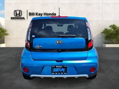 Used 2018 Kia Soul + FWD image 4