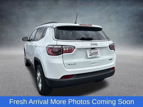 Used 2025 Jeep Compass Latitude w/ Sun & Sound Group image 4