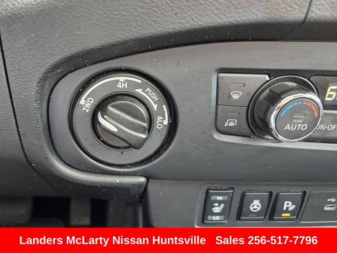 Used 2022 Nissan Frontier PRO-4X w/ Pro-4X Premium Package AWD/4WD image 23