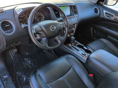 Used 2020 Nissan Pathfinder Platinum image 12