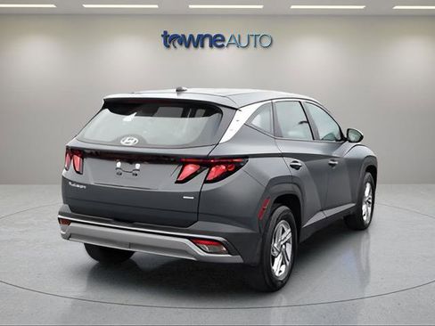 Used 2025 Hyundai Tucson SE AWD/4WD image 6