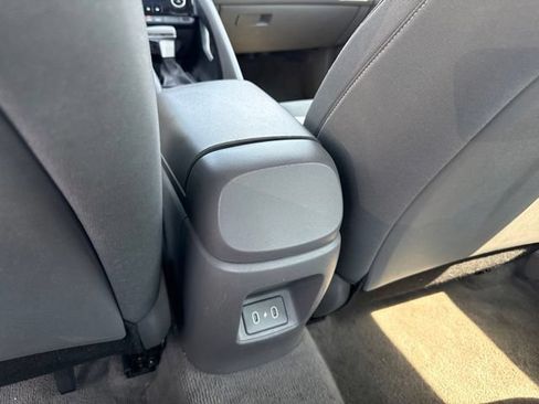 Used 2024 Hyundai Elantra SEL FWD image 17