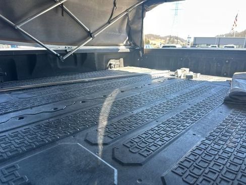 Used 2019 Ford F250 XLT w/ XLT Premium Package image 18