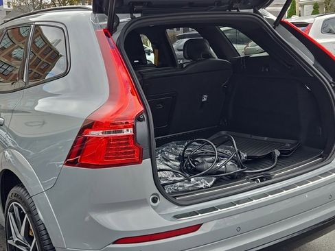 Certified 2025 Volvo XC60 T8 Polestar image 10
