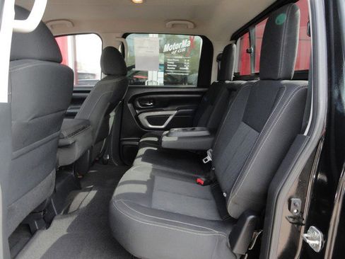Used 2016 Nissan Titan XD image 11