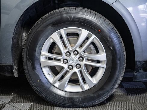 Used 2020 Buick Enclave Essence image 18