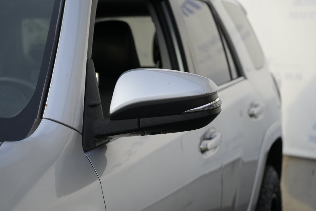 Used 2016 Toyota 4Runner Limited AWD/4WD image 10