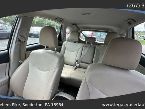 Used 2017 Toyota Prius V Four FWD image 45