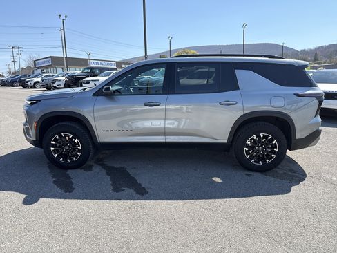 Used 2025 Chevrolet Traverse Z71 AWD/4WD image 7