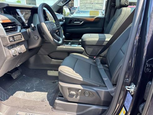 New 2026 GMC Yukon Denali w/ Sun & Power Step Package AWD/4WD image 12
