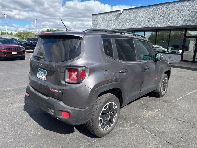 Used 2017 Jeep Renegade Trailhawk w/ Premium Trailhawk Package AWD/4WD image 10