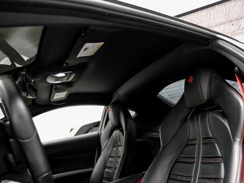 Used 2019 Ferrari 812 Superfast RWD image 39