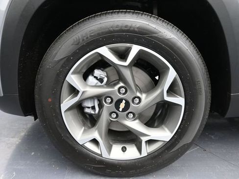New 2026 Chevrolet Trax LT w/ Driver Confidence Package FWD image 22