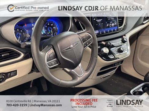 Certified 2023 Chrysler Pacifica Touring-L FWD image 10