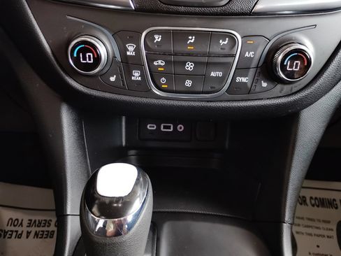 Used 2020 Chevrolet Equinox LT FWD image 33