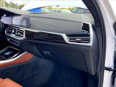 Used 2023 BMW X5 sDrive40i w/ Executive Package image 18