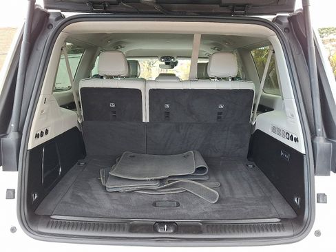 Used 2023 Jeep Wagoneer L Series II image 28