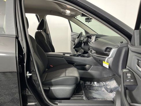 Used 2026 Nissan Rogue SV FWD image 33