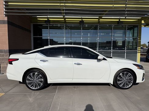 Used 2025 Nissan Altima 2.5 SL AWD/4WD image 9