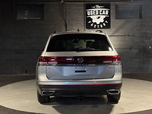 Used 2024 Volkswagen Atlas SE AWD/4WD image 5