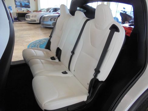 Used 2018 Tesla Model X P100D image 12