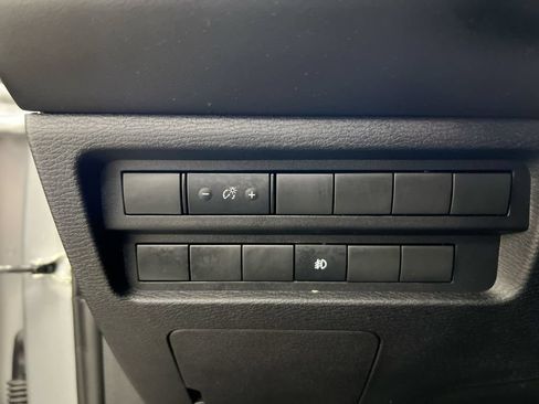 Used 2024 Mitsubishi Outlander ES AWD/4WD image 18