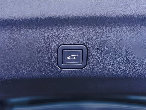 Used 2023 GMC Yukon Denali w/ Denali Reserve Package image 41