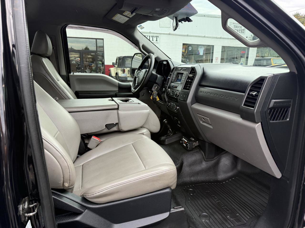 Used 2017 Ford F350 XL AWD/4WD image 25