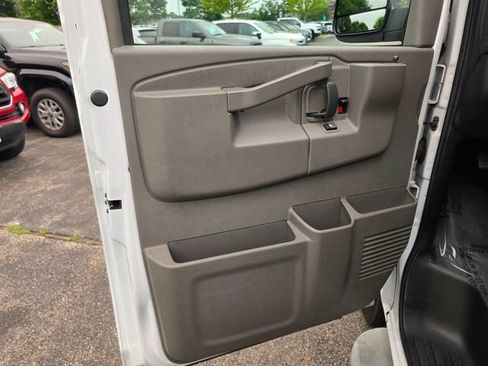 Used 2022 GMC Savana 2500 w/ Driver Convenience Package RWD image 15