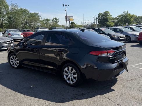 Used 2021 Toyota Corolla LE image 14