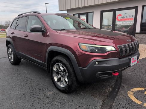 Used 2019 Jeep Cherokee Trailhawk AWD/4WD image 2