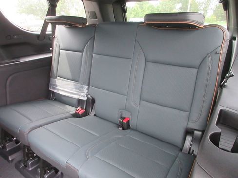 New 2026 GMC Yukon XL AT4 AWD/4WD image 13